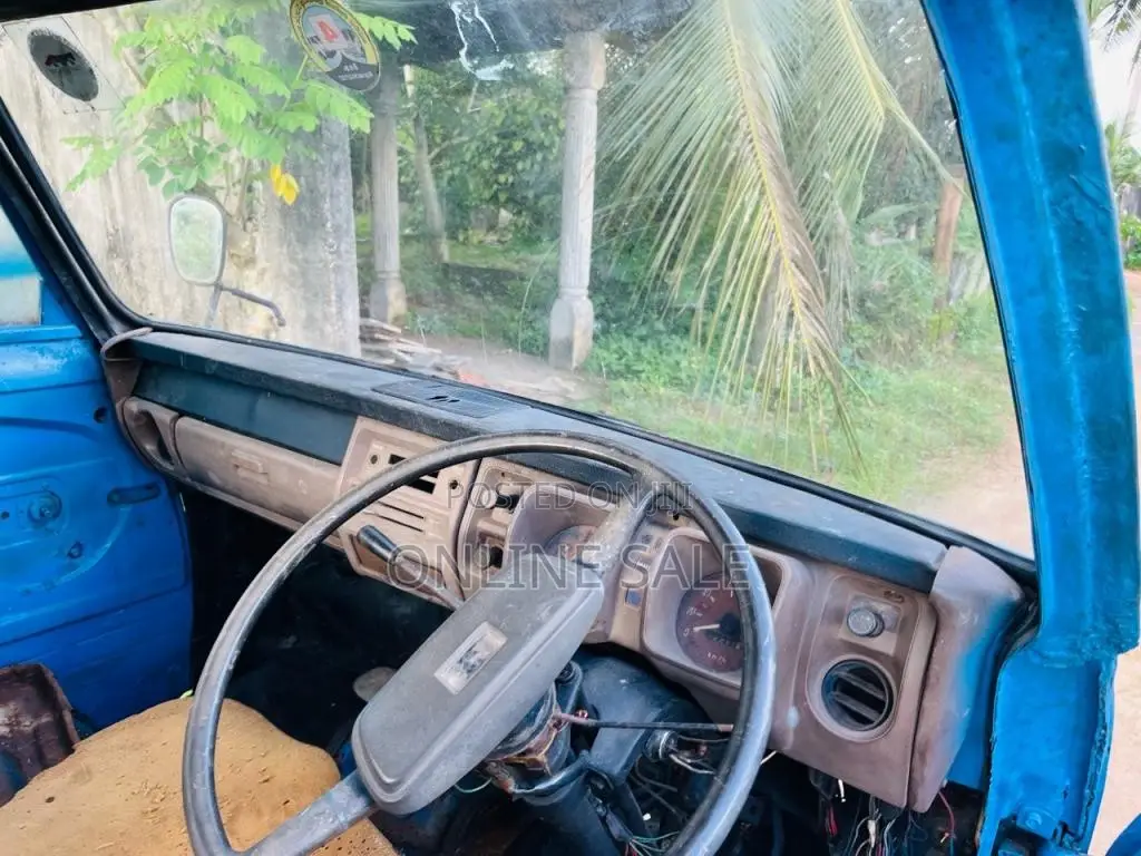 Mitsubishi Delica T120 1982 Lorry (Used)