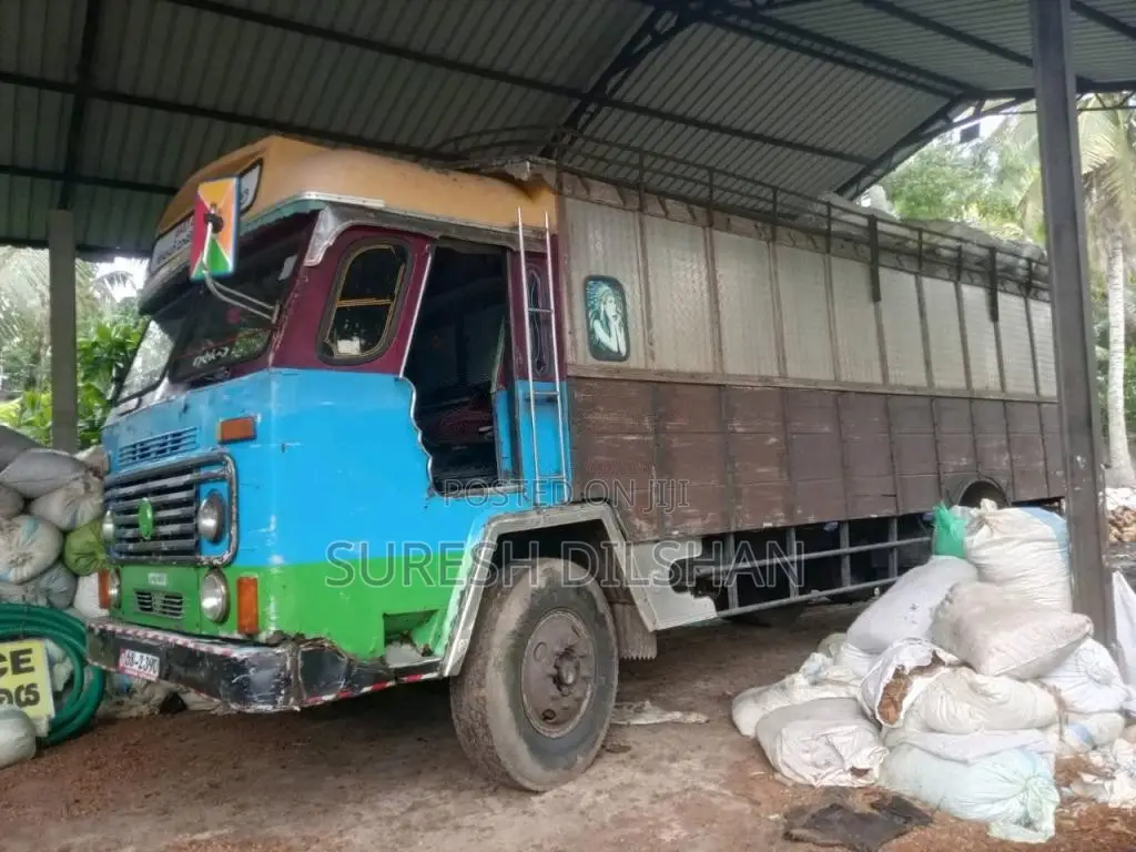 Ashok-Leyland Tusker 2004 Lorry (Used)