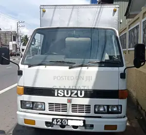 Isuzu NKR 1984 Lorry (Used)