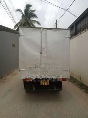 Isuzu NKR 1984 Lorry (Used)
