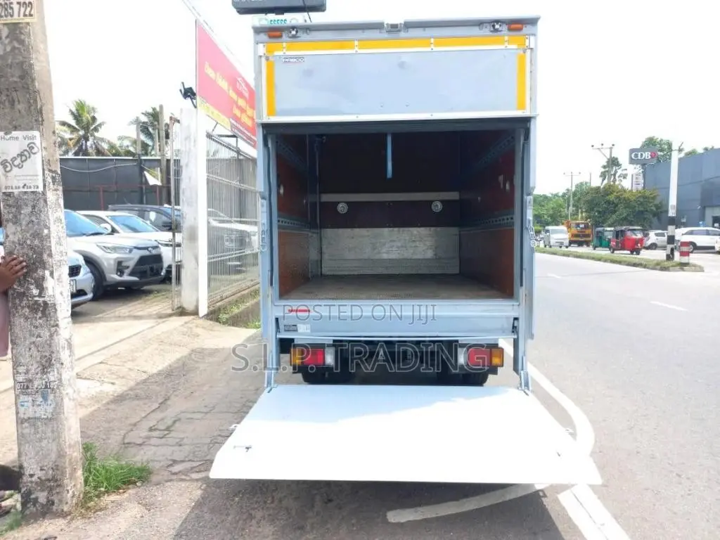 Isuzu ELF 2018 Lorry Unregistered (Recondition)
