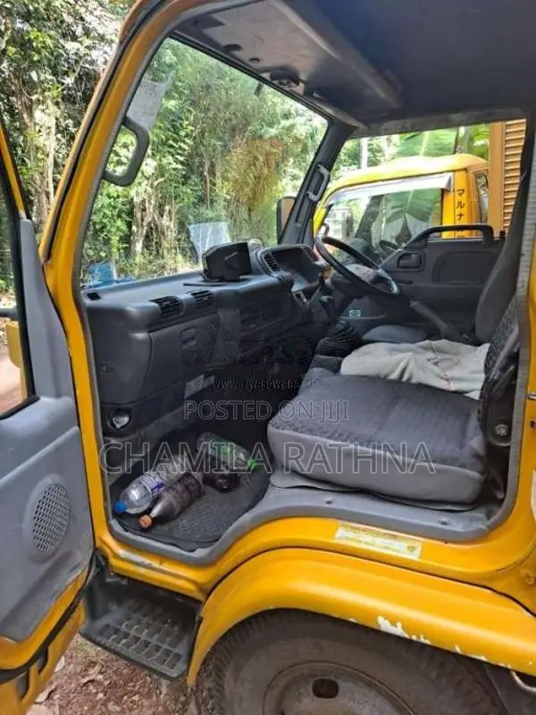 Isuzu NKR 1999 Lorry (Used)