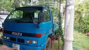 Isuzu NKR ELF 250 1986 Lorry (Used)