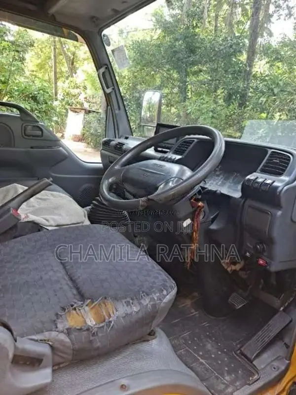 Isuzu NKR 1999 Lorry (Used)