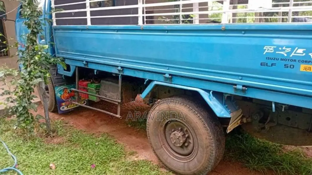 Isuzu NKR ELF 250 1986 Lorry (Used)