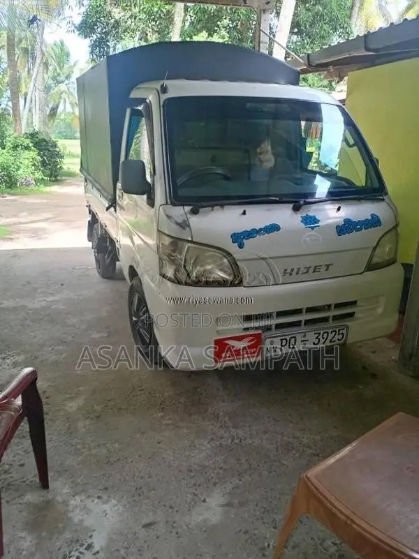 Daihatsu Hijet 2011 Lorry (Used)
