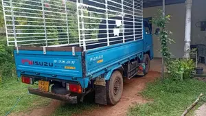 Isuzu NKR ELF 250 1986 Lorry (Used)