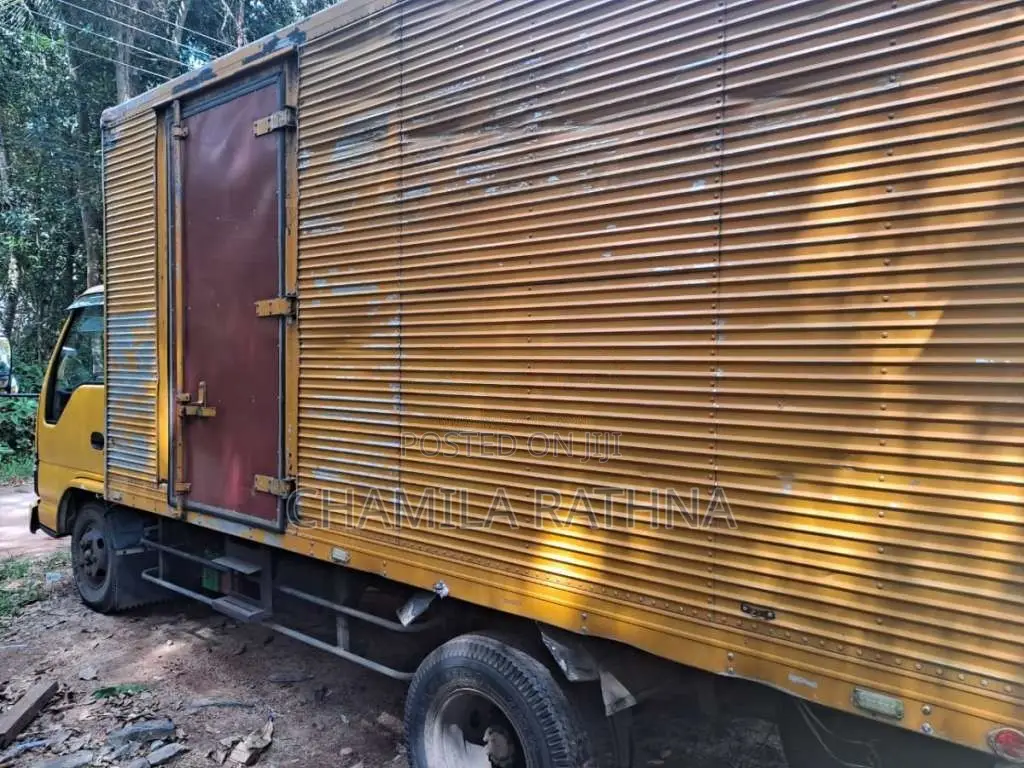 Isuzu NKR 1999 Lorry (Used)