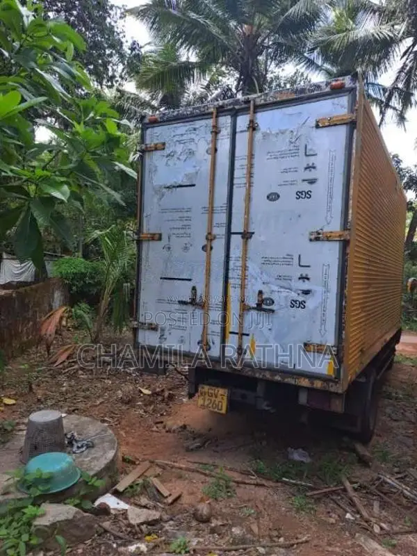 Isuzu NKR 1999 Lorry (Used)
