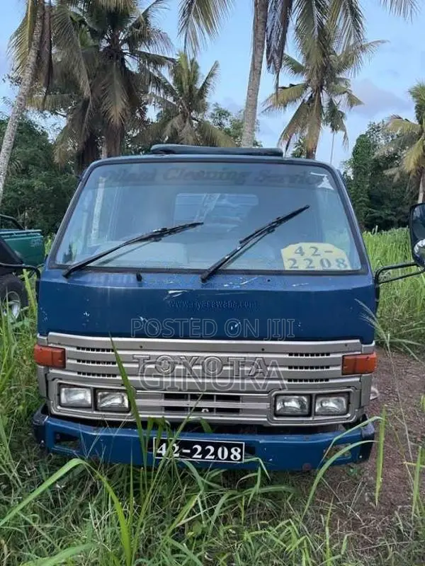 Toyota Dyna 1987 Lorry (Used)