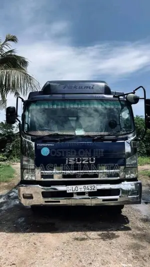 Isuzu FORWARD 2010 Lorry (Used)