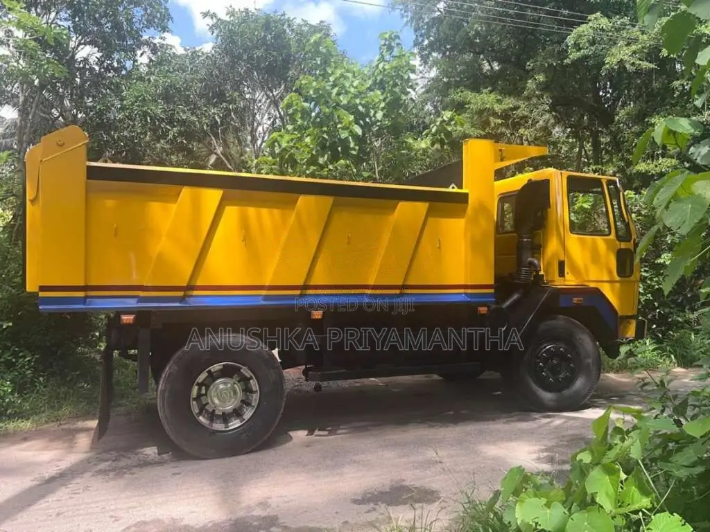 Ashok-Leyland Tipper 2017 Lorry (Used)