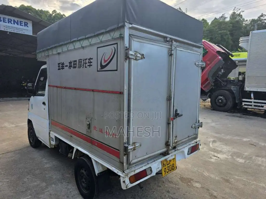 Mitsubishi U61T 2003 Lorry (Used)