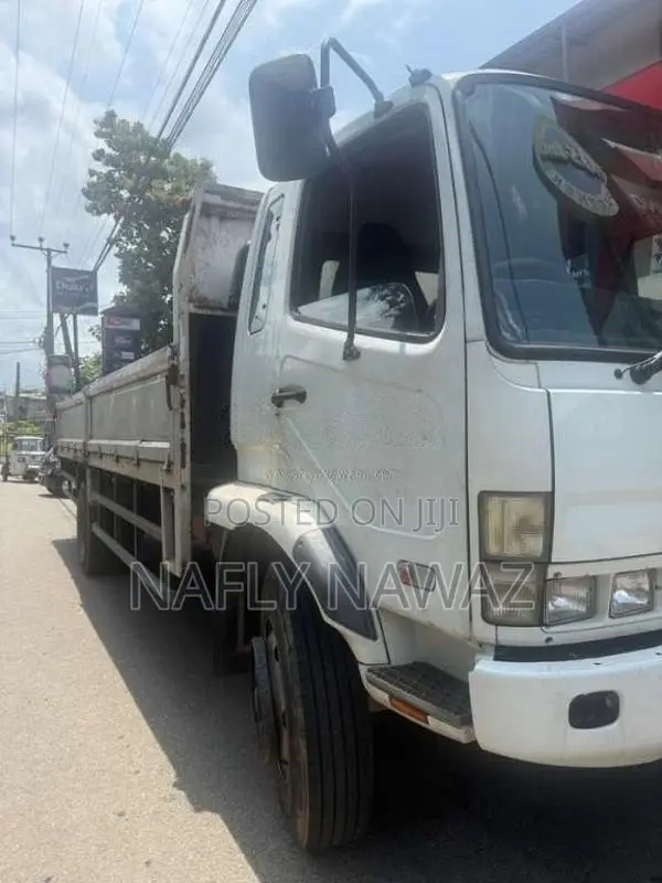 Mitsubishi Fuso 2014 Lorry (Used)