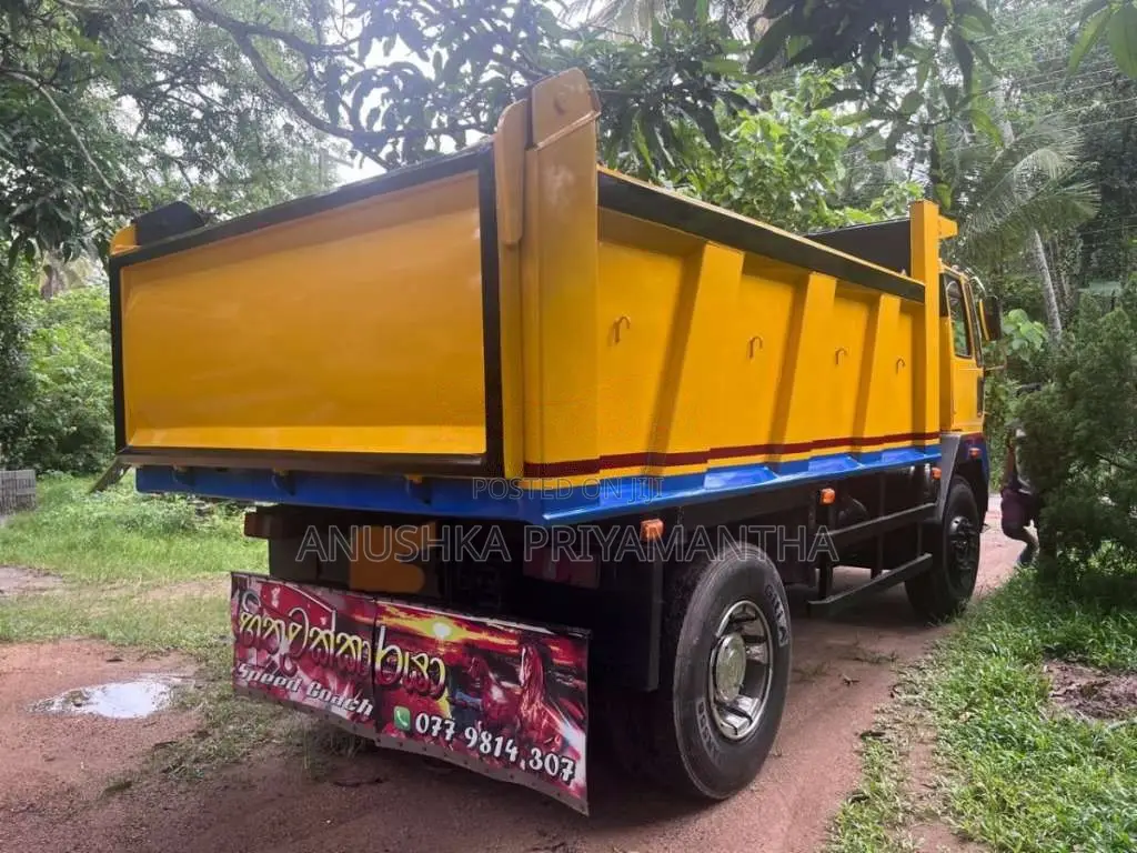 Ashok-Leyland Tipper 2017 Lorry (Used)