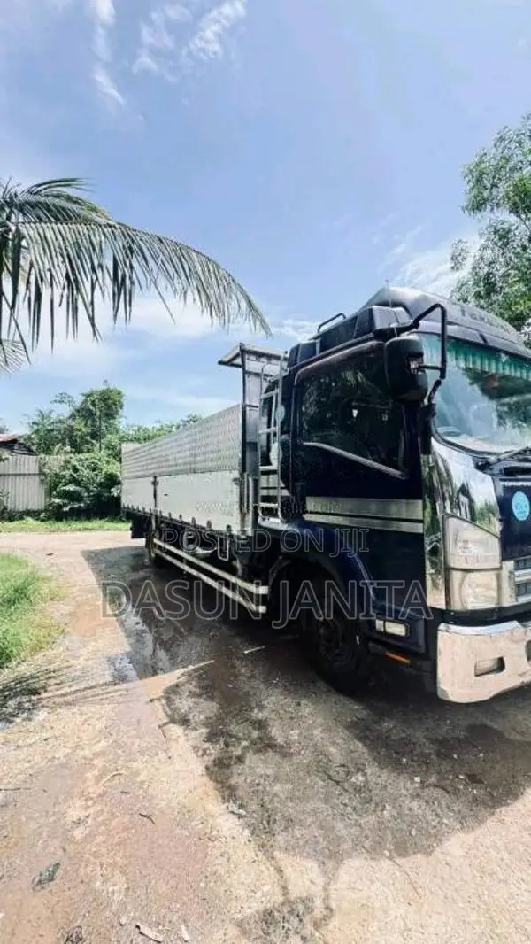 Isuzu FORWARD 2010 Lorry (Used)