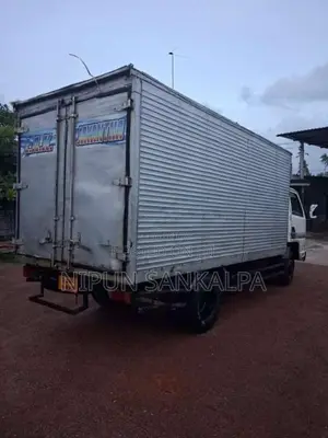 Isuzu ELF 1993 Lorry (Used)