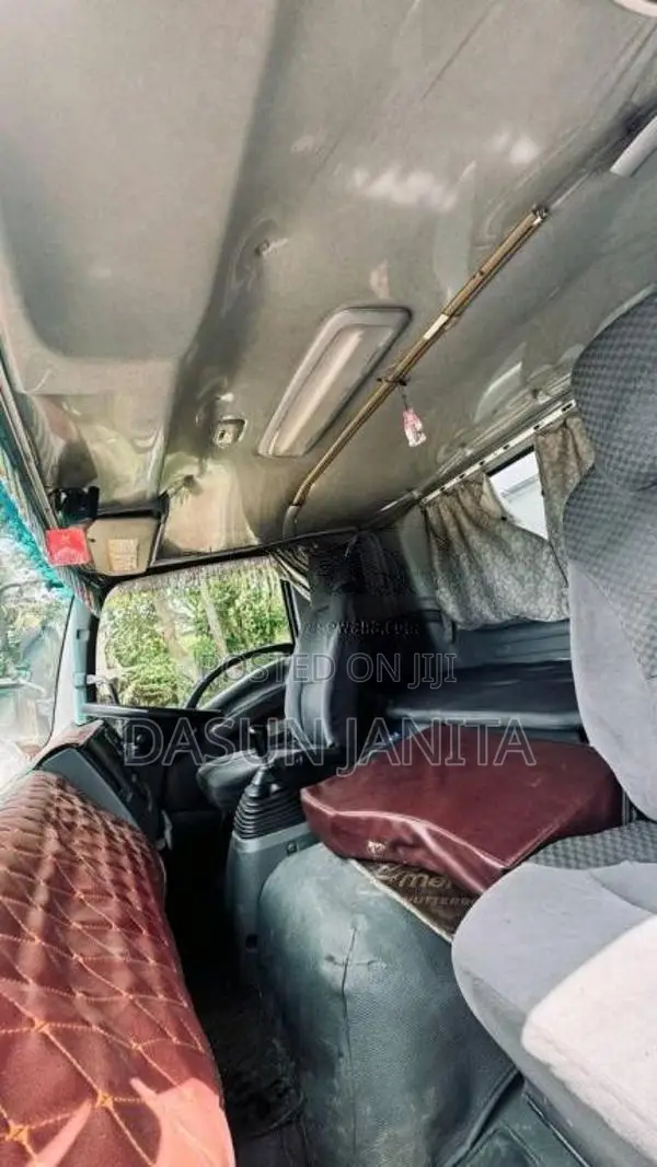 Isuzu FORWARD 2010 Lorry (Used)