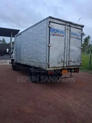 Isuzu ELF 1993 Lorry (Used)