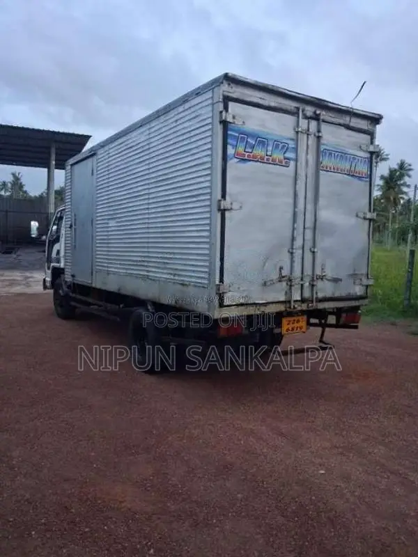 Isuzu ELF 1993 Lorry (Used)