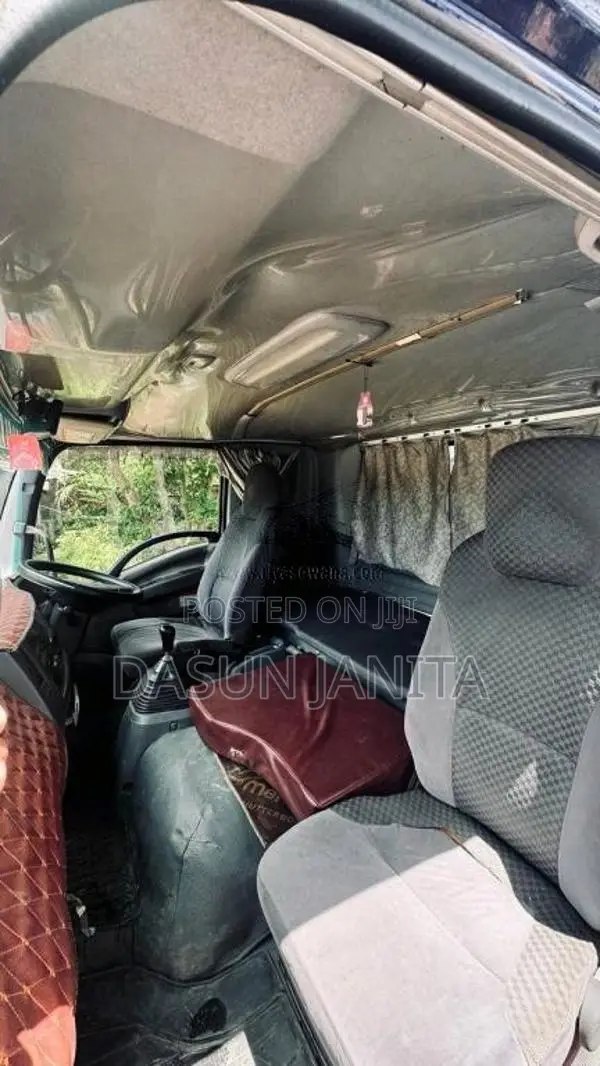 Isuzu FORWARD 2010 Lorry (Used)