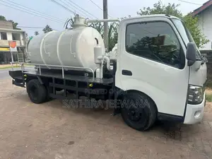 HINO Gully Bowser 2015 Lorry (Used)