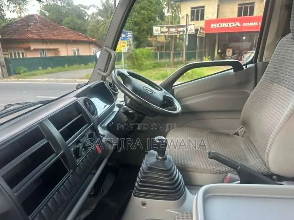 HINO Gully Bowser 2015 Lorry (Used)