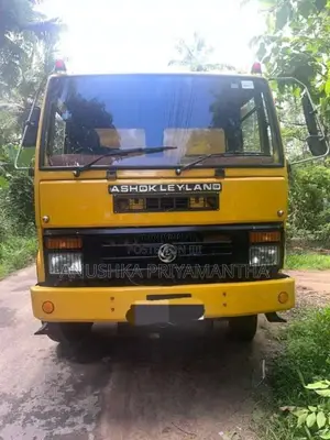 Ashok-Leyland Tipper 2017 Lorry (Used)