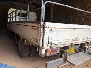 Isuzu 4HL1 2005 Lorry (Used)