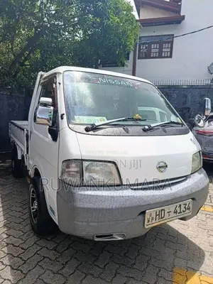 Nissan Nissan 2001 Lorry (Used)