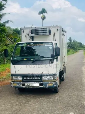 Mitsubishi Freezer Truck 2000 Lorry (Used)