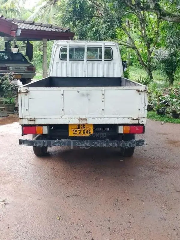 Toyota Hiace 1983 Lorry (Used)