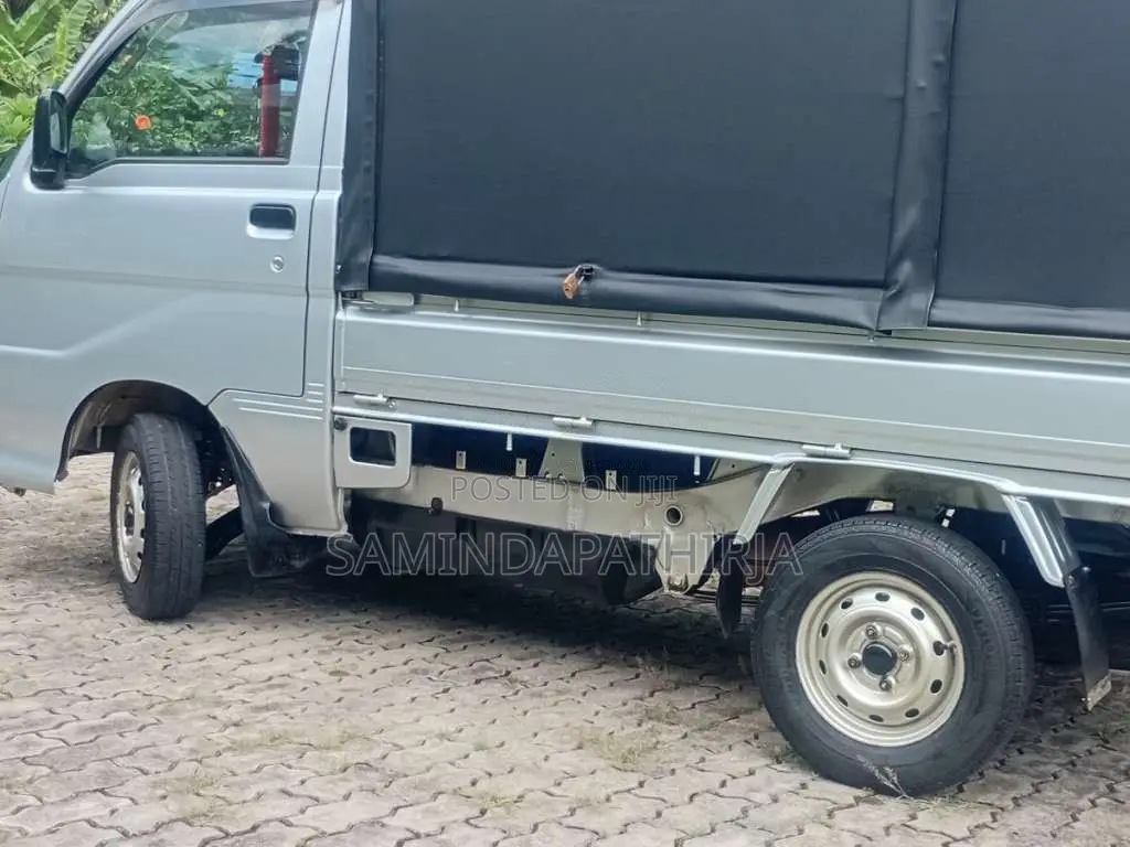 Daihatsu Hijet 2018 Lorry (Used)