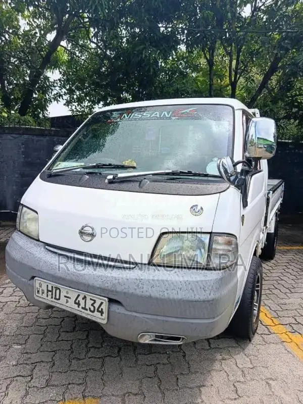 Nissan Nissan 2001 Lorry (Used)