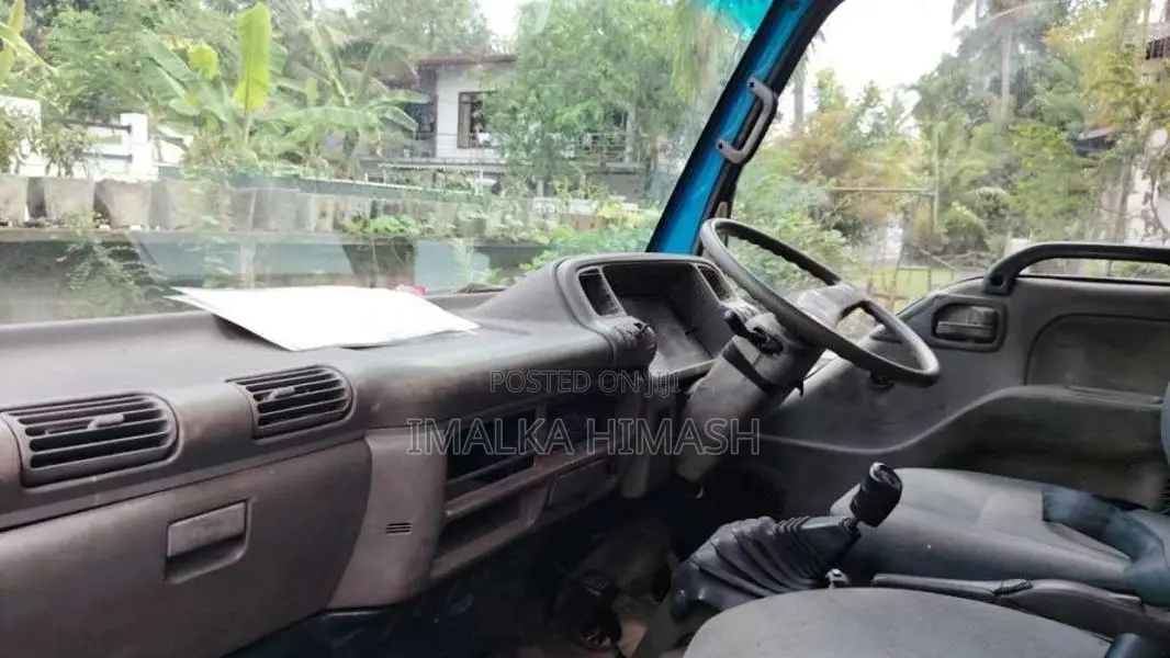 Isuzu ELF 1990 Lorry (Used)