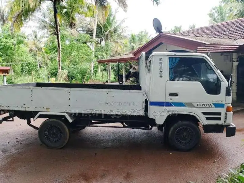 Toyota Hiace 1983 Lorry (Used)