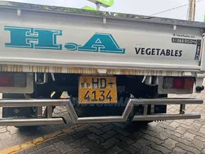 Nissan Nissan 2001 Lorry (Used)