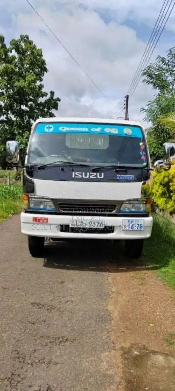 Isuzu Juston Forward 2001 Lorry (Used)