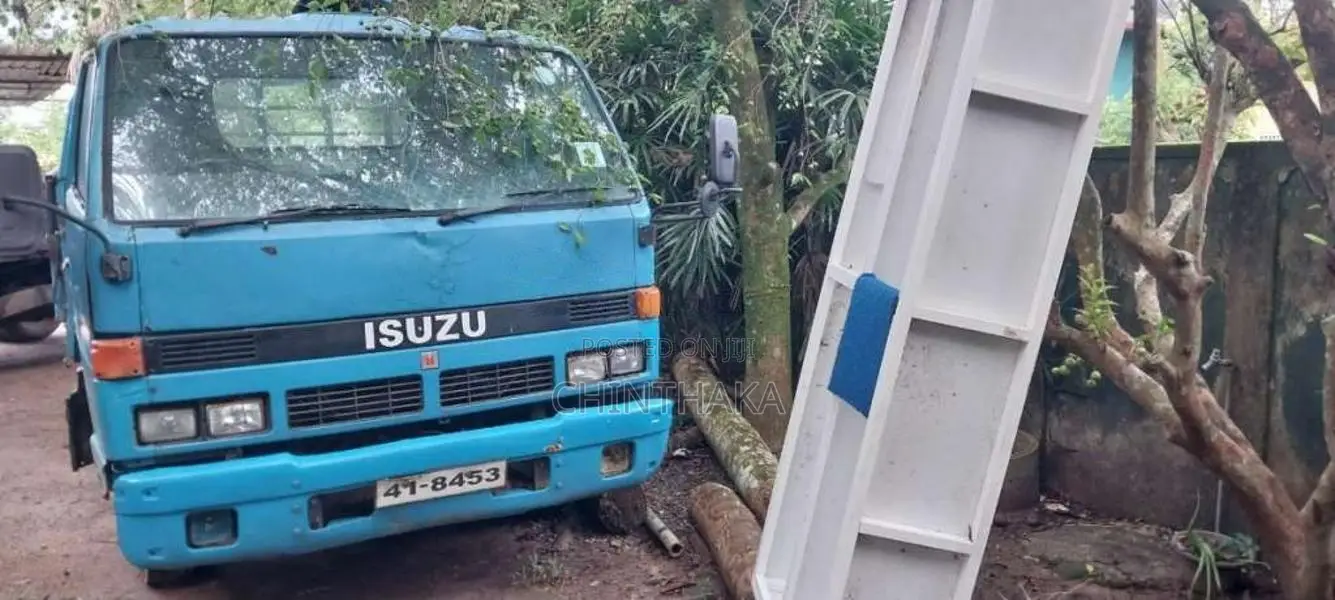 Isuzu NKR 1982 Lorry (Used)