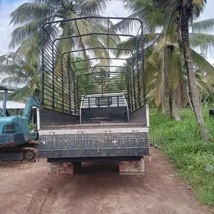 Isuzu ELF 1977 Lorry (Used)