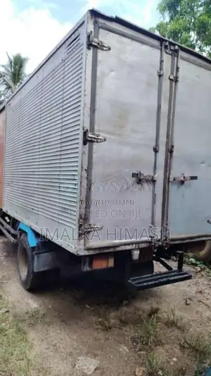 Isuzu ELF 1990 Lorry (Used)