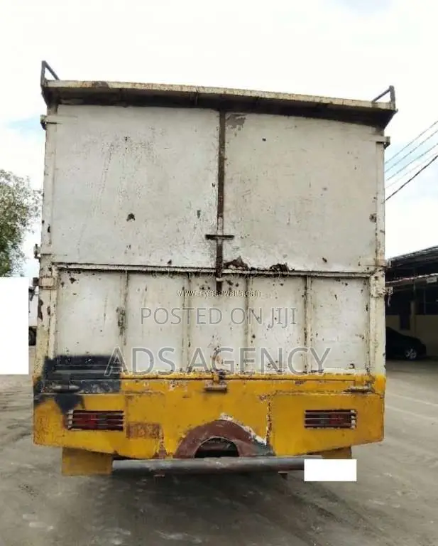 Ashok-Leyland CARGO 1614 06 Wheel 2002 Lorry (Used)