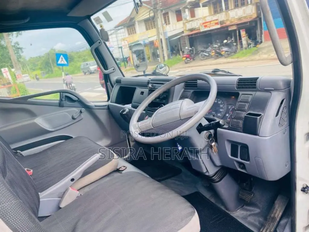 Mitsubishi Canter 2012 Lorry (Used)