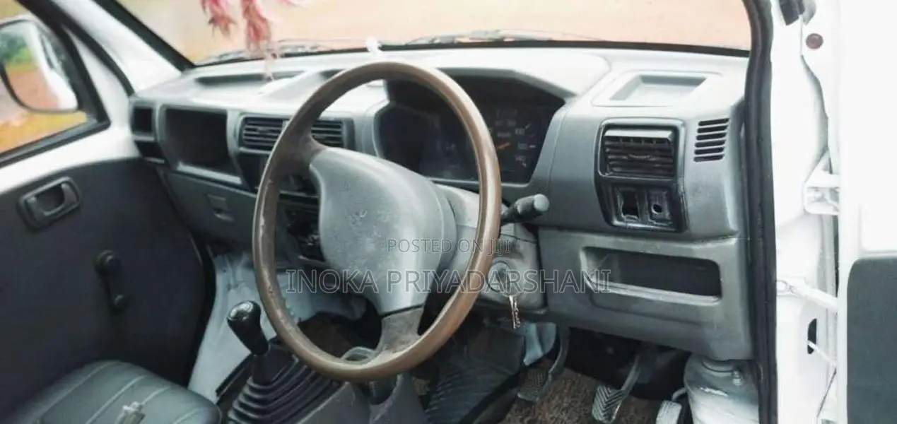 Mitsubishi U61 2001 Lorry (Used)