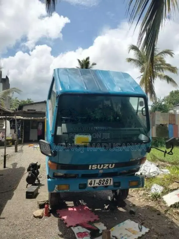 Isuzu ELF 1982 Lorry (Used)