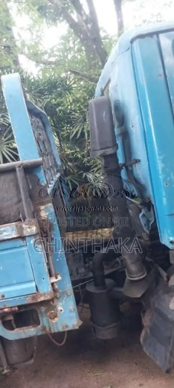 Isuzu NKR 1982 Lorry (Used)