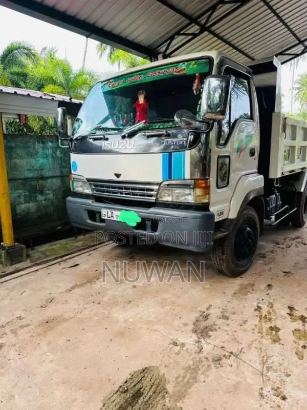 Isuzu Tipper 2000 Lorry (Used)