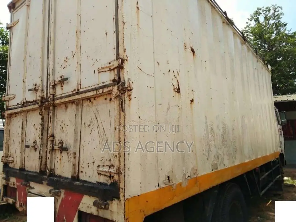 Tata LPT 1109 2010 Lorry (Used)