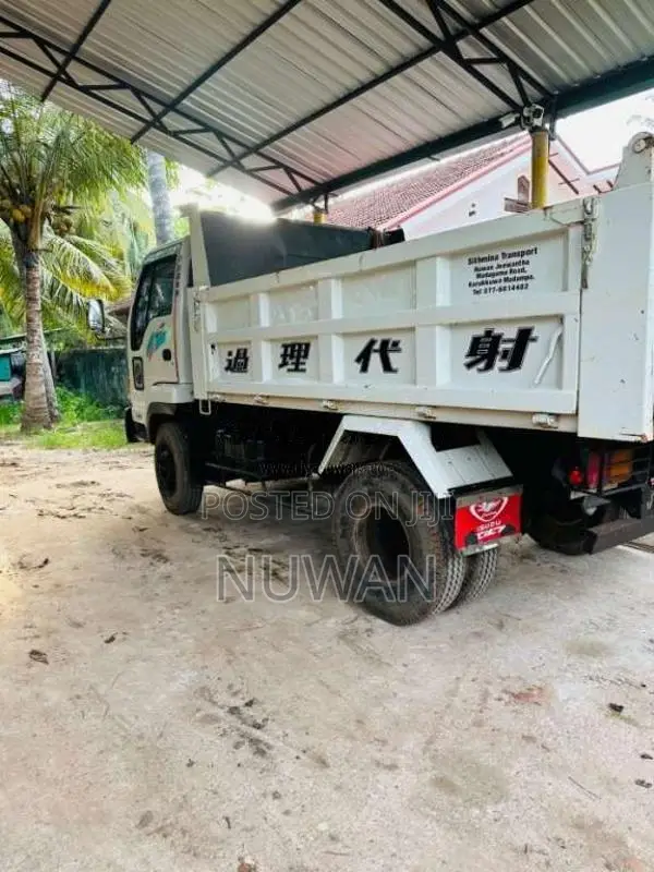 Isuzu Tipper 2000 Lorry (Used)