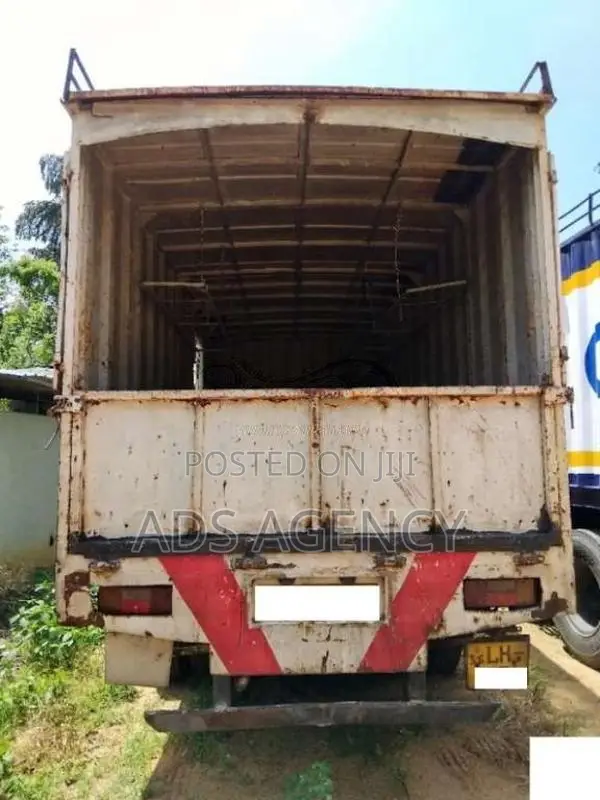 Tata LPT 1109 2010 Lorry (Used)